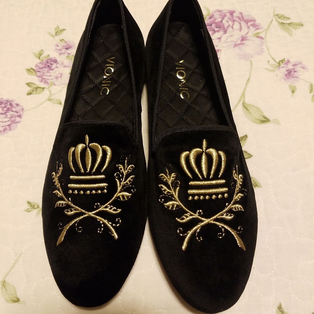 Vionic Romi black velvet loafer flat 7.5
